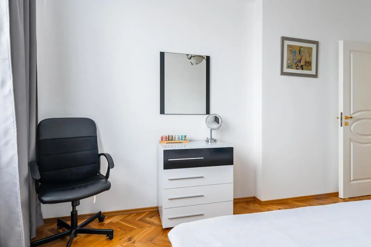 Appartamento Vitosha Str 2Bd White & Blue Apt By Flat Mаnager Sofia Bulgaria